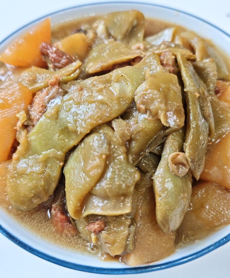 油豆角炖土豆成品图