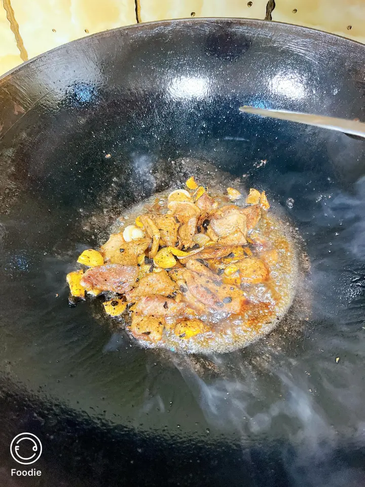 豆豉凉瓜炒肉片 第 3 步