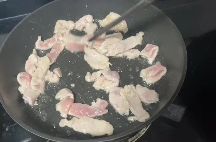 平菇炒肉片 第 5 步