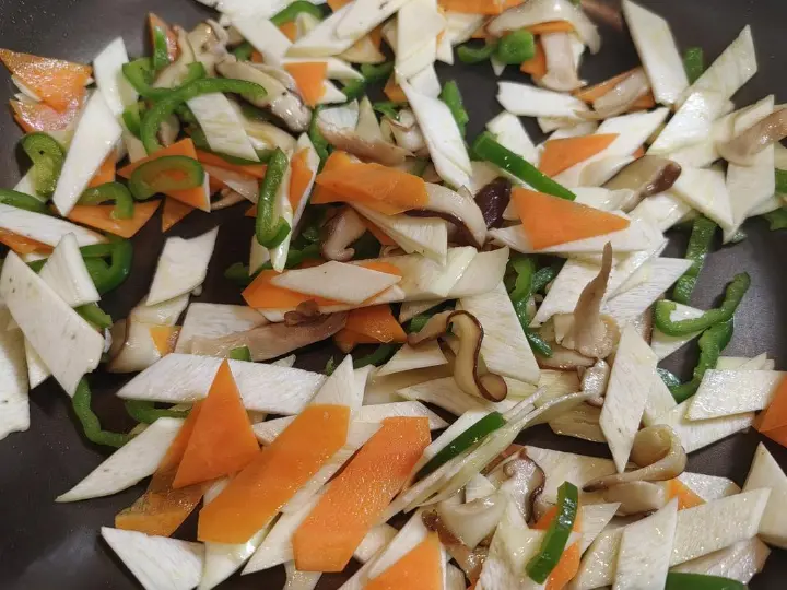 茭白炒鸡胸肉 第 9 步