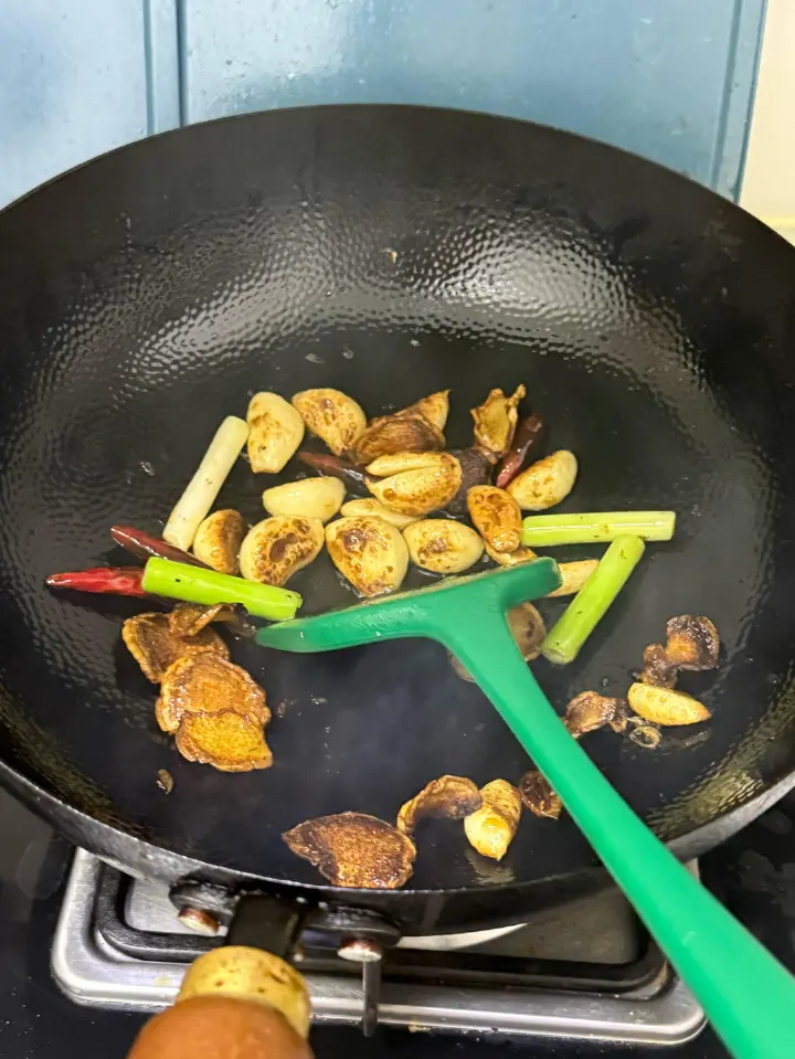 三杯鸡 第 6 步