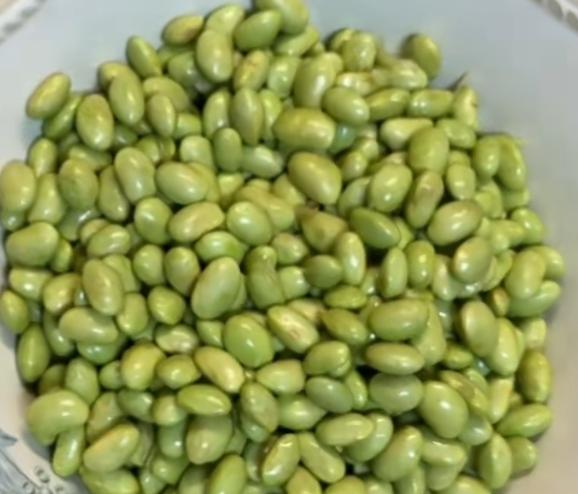水煮毛豆米成品图