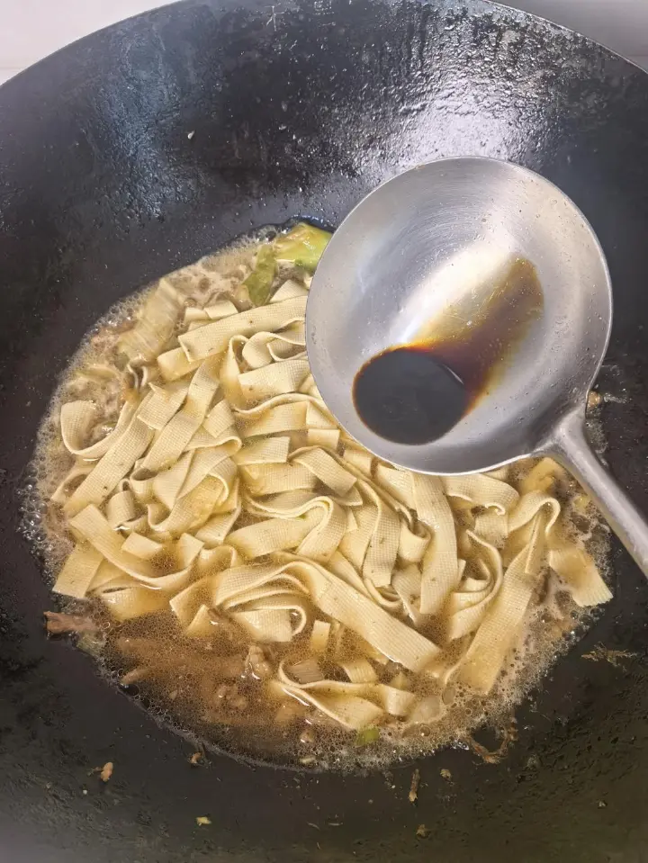 茼蒿炖干豆腐 第 11 步