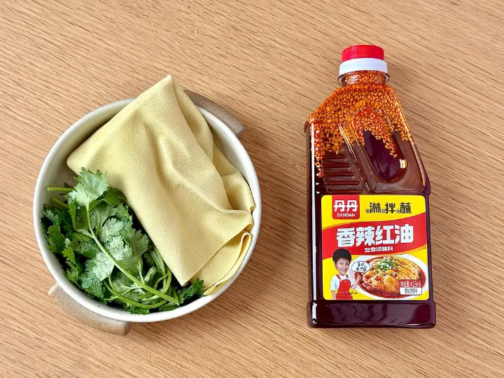 红油拌豆腐皮 第 1 步