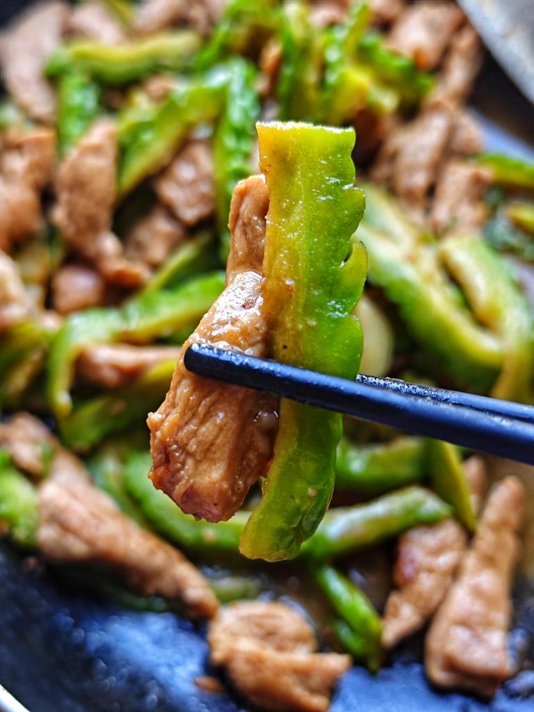苦瓜炒肉成品图