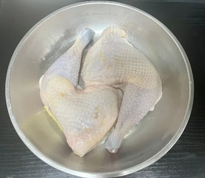 手撕盐焗鸡腿 第 1 步
