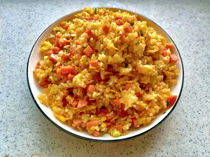 火腿肠蛋炒饭 第 1 步