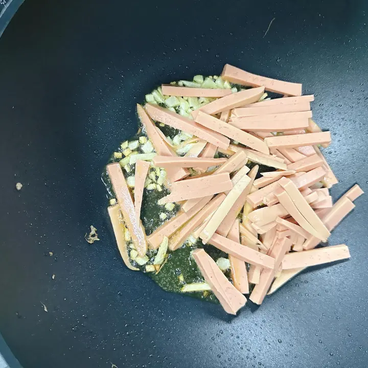 三丝火腿炒鸡蛋 第 6 步