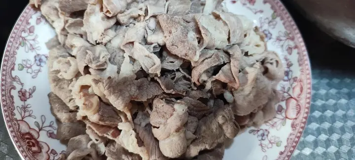 抱蛋肥牛 第 1 步