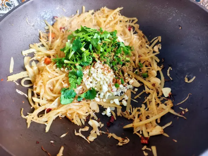 酸菜土豆丝 第 10 步