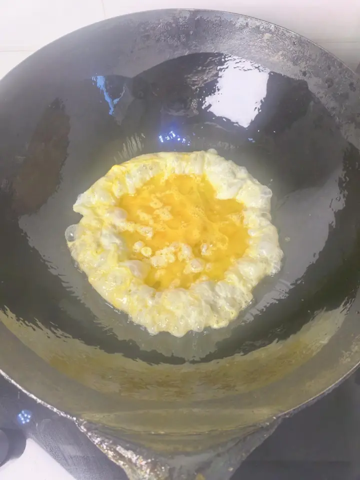 辣椒炒鸡蛋 第 4 步
