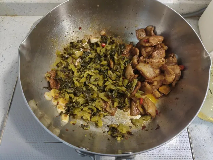 酸菜五花肉 第 7 步