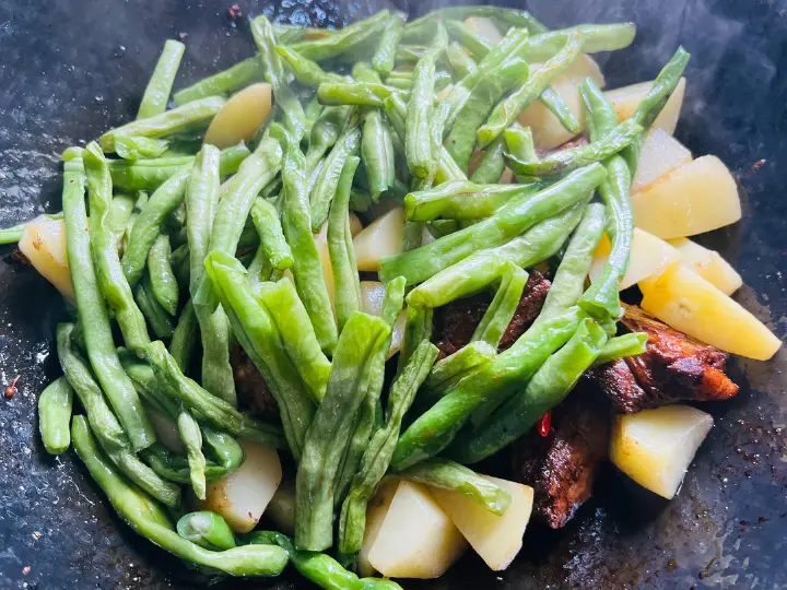 豆角土豆炖排骨 第 8 步