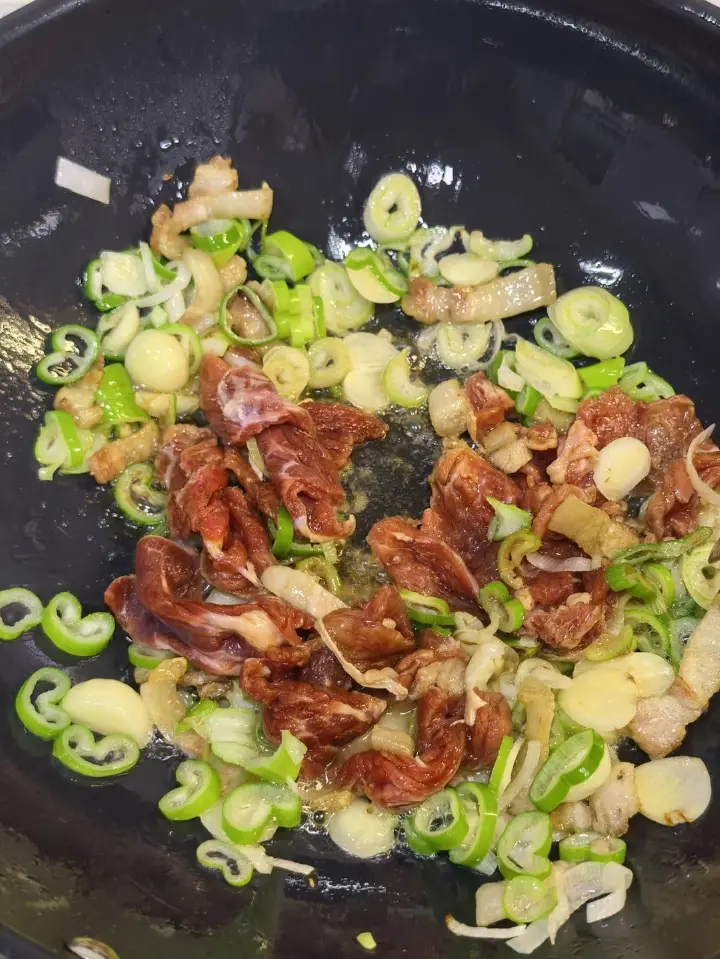 牛肉炒河粉 第 5 步