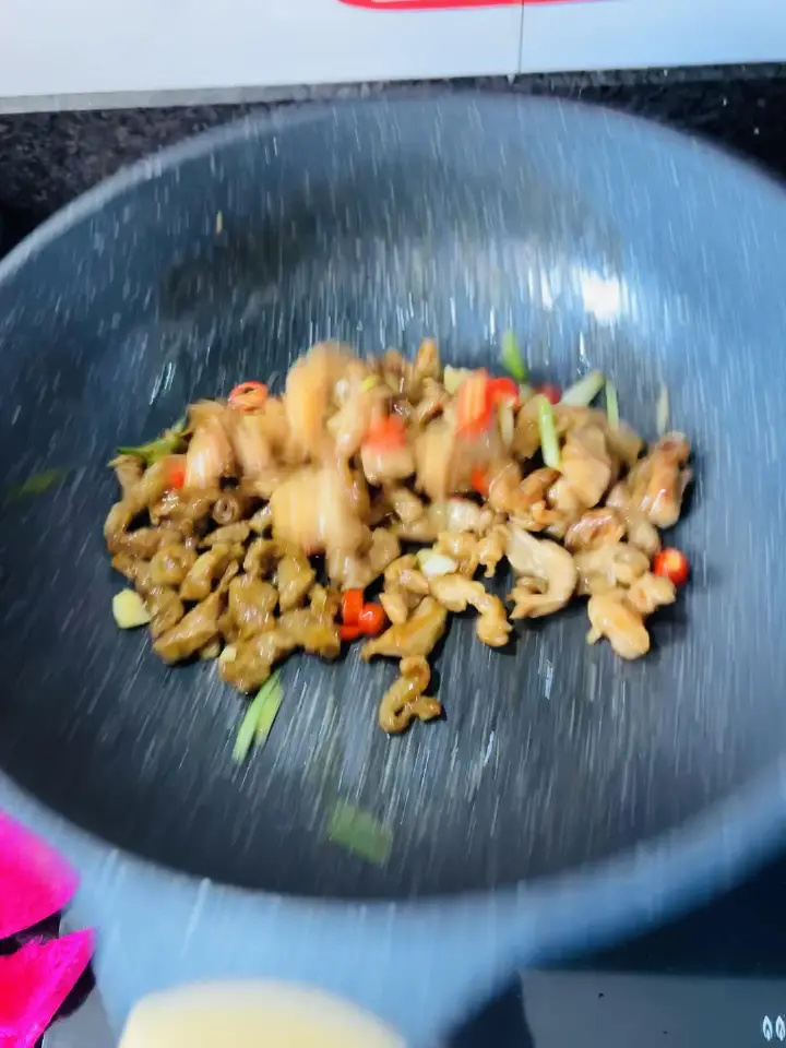 五香猪颈肉 第 2 步
