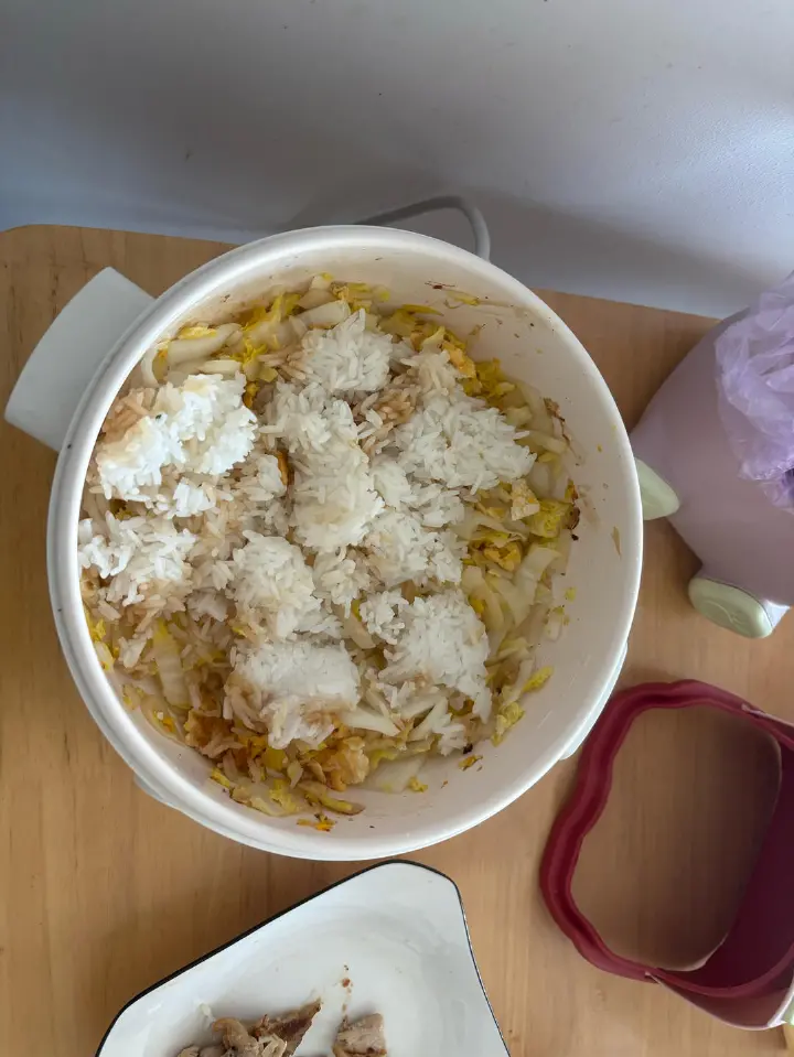 鸡胸肉娃娃菜蛋炒饭 第 7 步