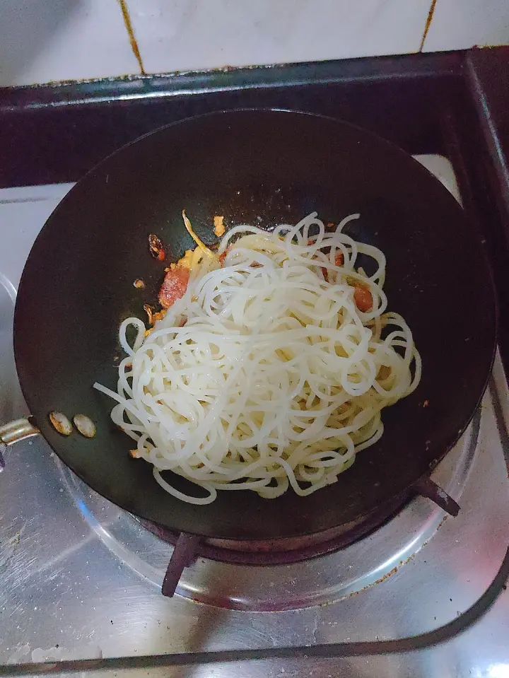 爆炒螺蛳粉 第 9 步