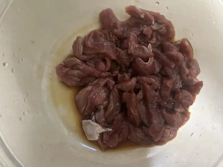 萝卜丝炒牛肉 第 1 步