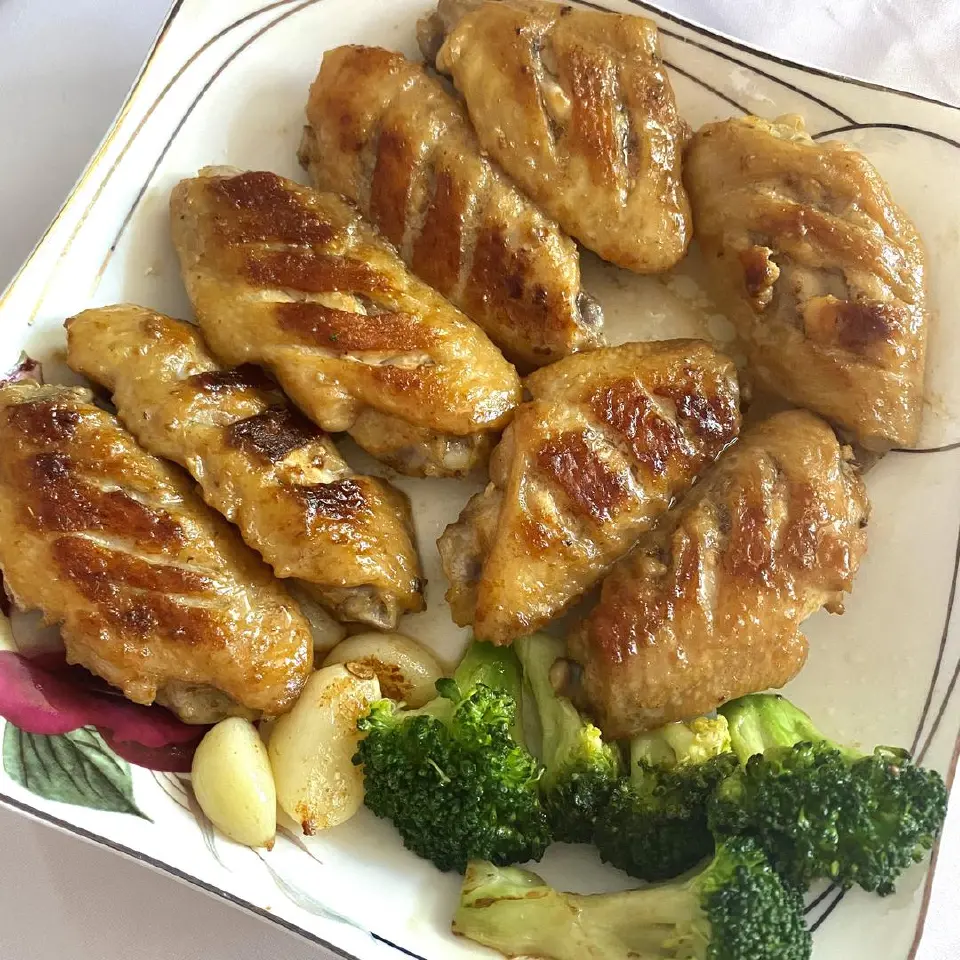 香煎鸡翅中成品图