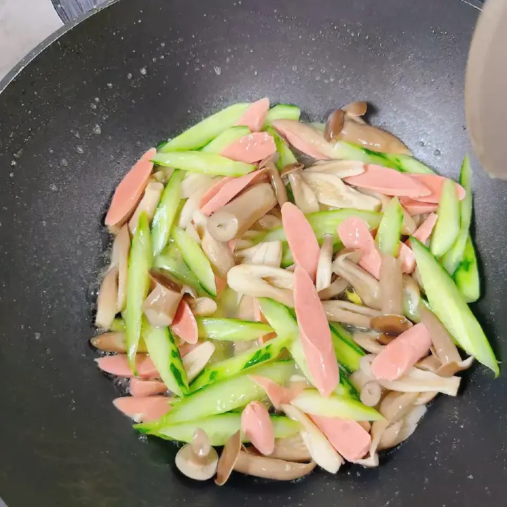 菌菇火腿炒鸡蛋 第 22 步
