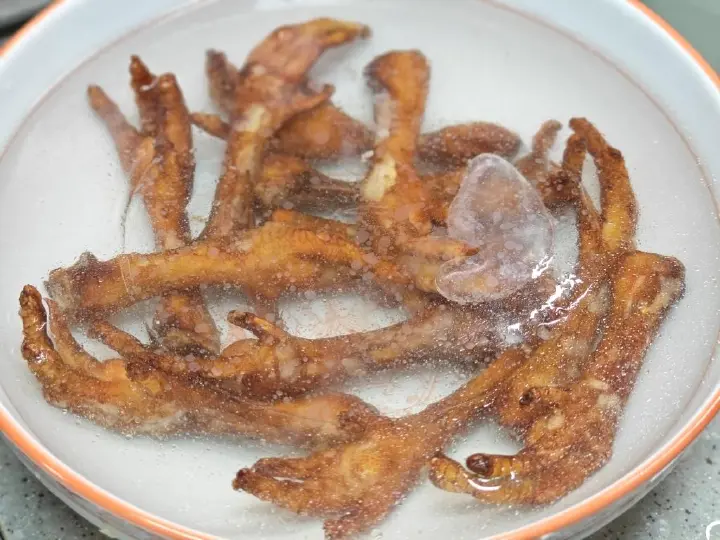 豉汁虎皮凤爪 第 6 步