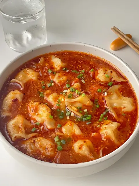 番茄酸汤饺子