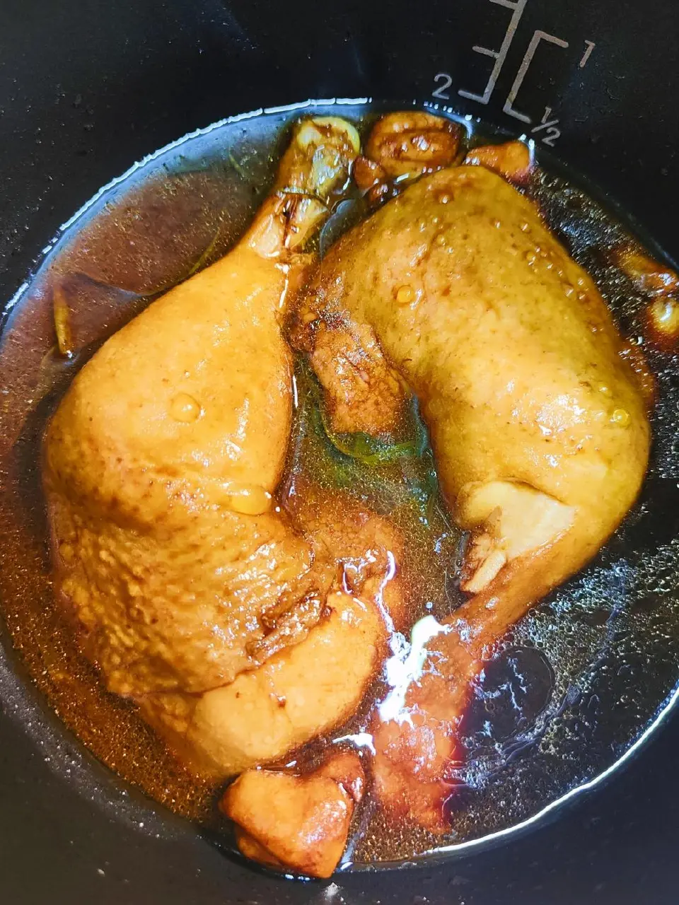 电饭锅酱油鸡腿成品图