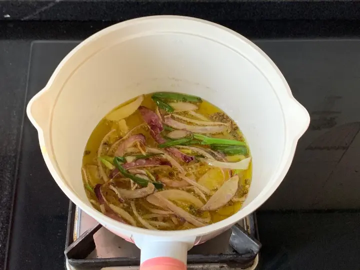 花椒葱油拌鸡腿 第 5 步