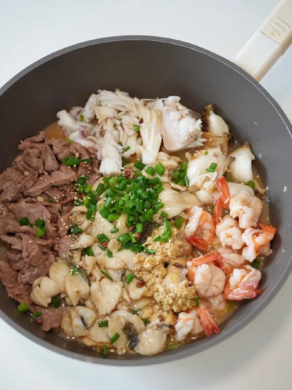 水煮海鲜牛肉成品图