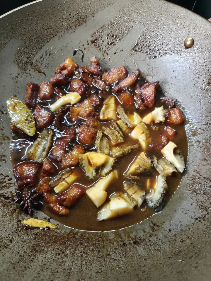 鹌鹑蛋鲍鱼红烧肉 第 16 步