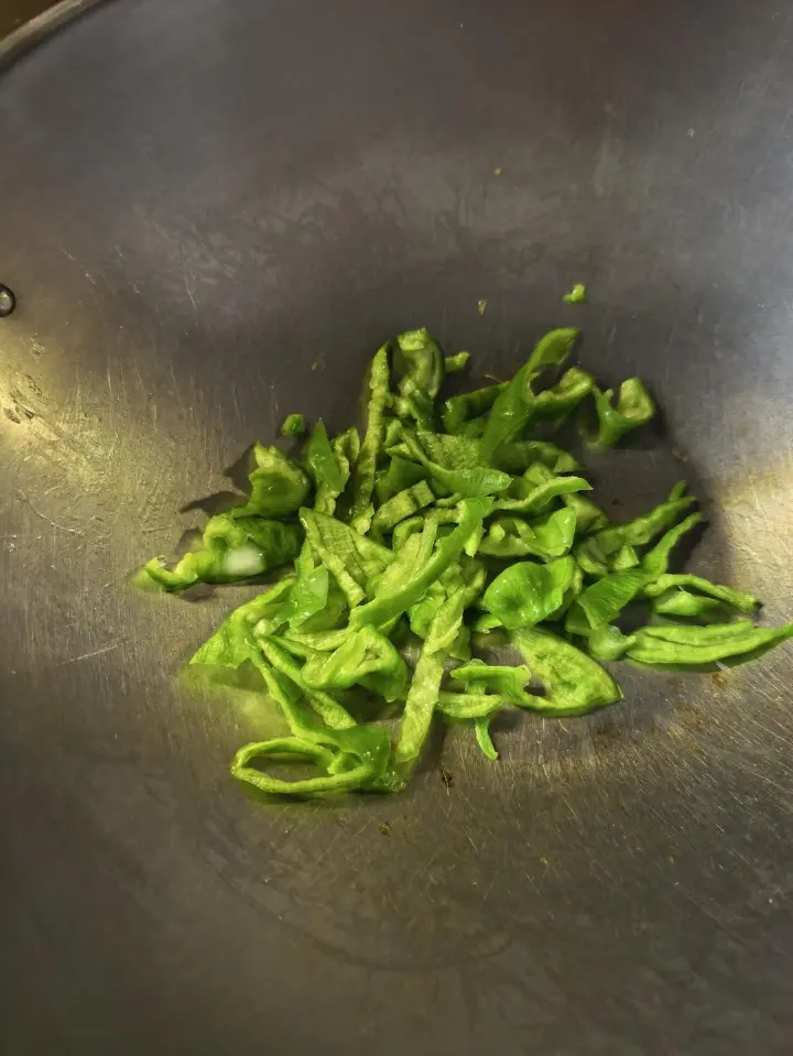 青椒小炒肉 第 2 步
