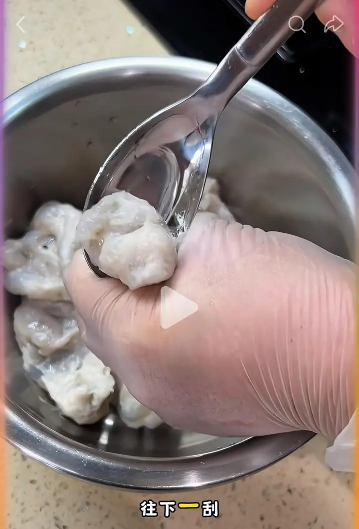 蒜蓉粉丝虾滑煲 第 3 步