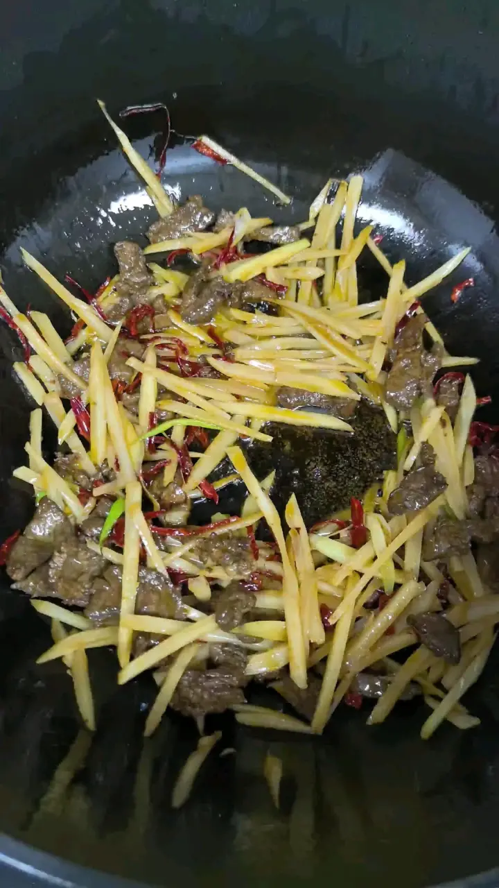 韭菜藕条炒牛肉 第 3 步