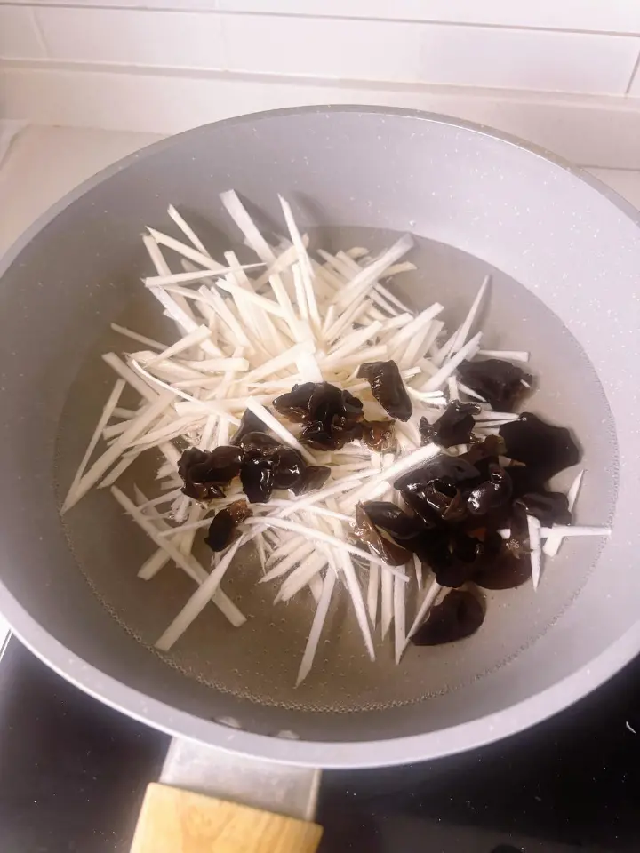 鱼香肉丝 第 7 步