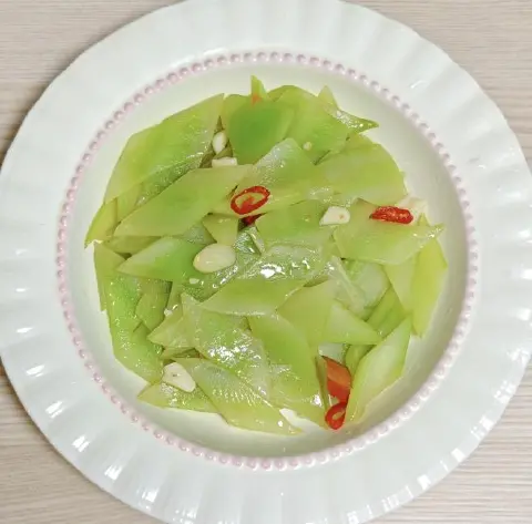 清炒莴笋片