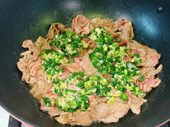 盐葱酱牛肉 第 4 步