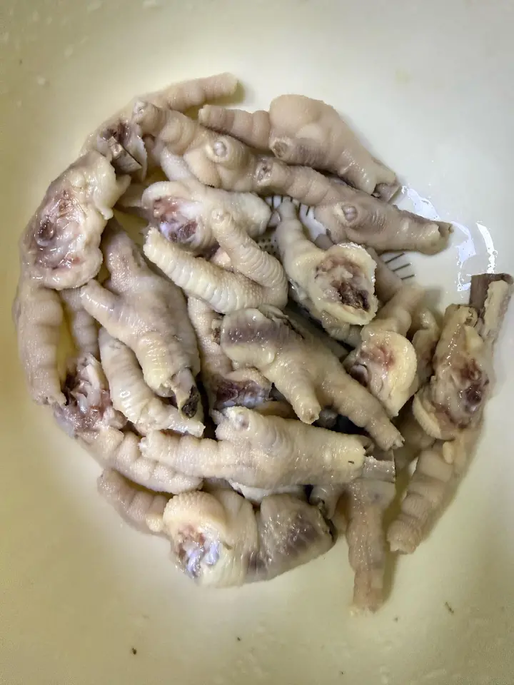 酱香鸡爪煲 第 5 步
