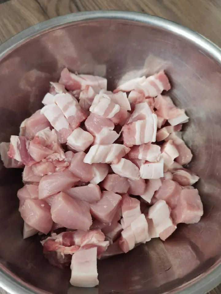 家常小炒肉 第 1 步