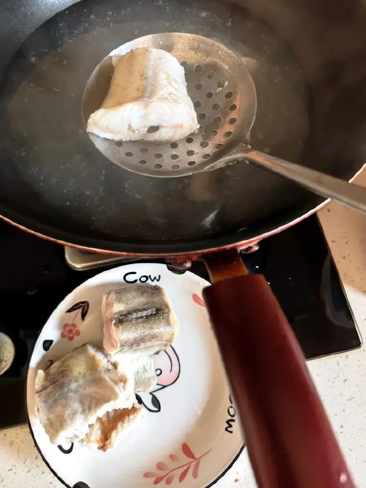 鳕鱼炖豆腐 第 2 步