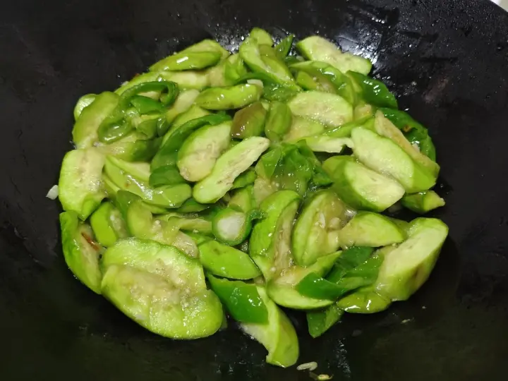 蒜香少油炒茄子 第 10 步