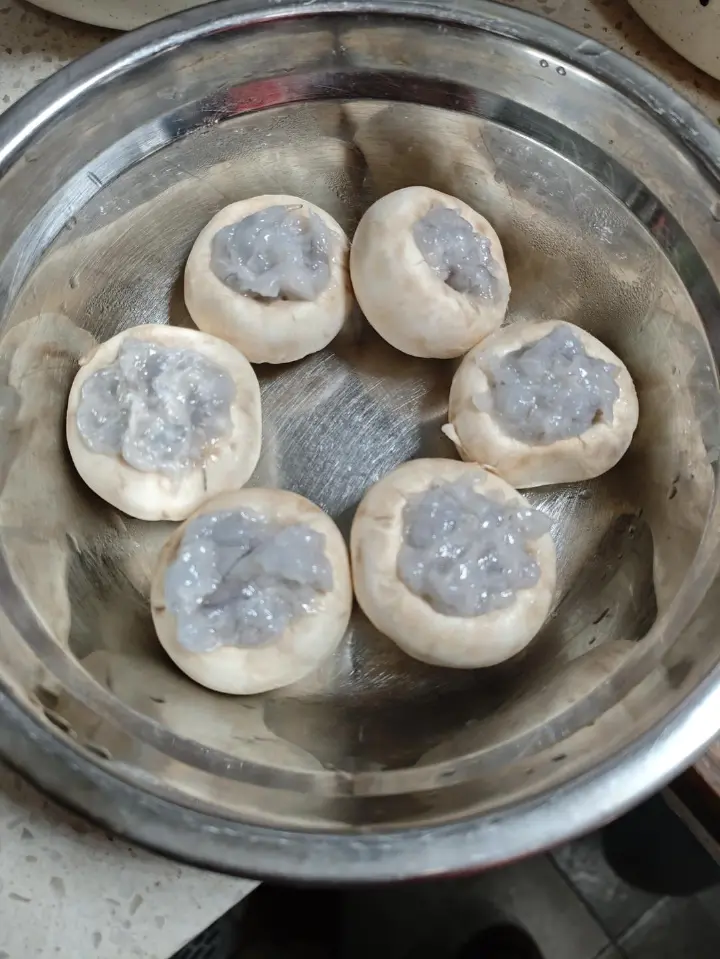 口蘑酿虾滑 第 1 步