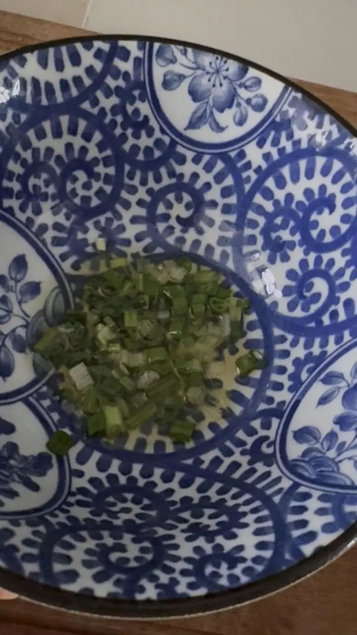 葱香汤面 第 2 步