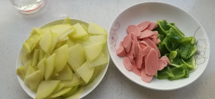 家常小炒土豆片 第 1 步