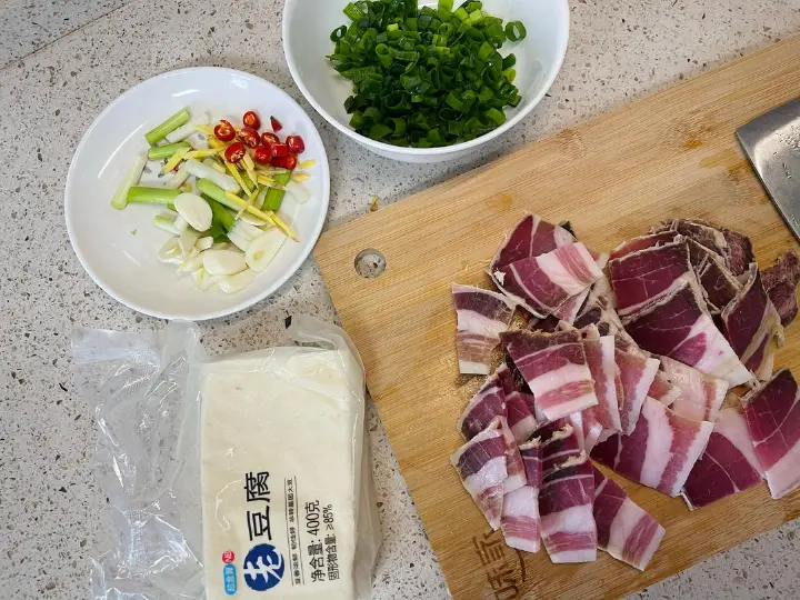 咸肉炖老豆腐 第 1 步