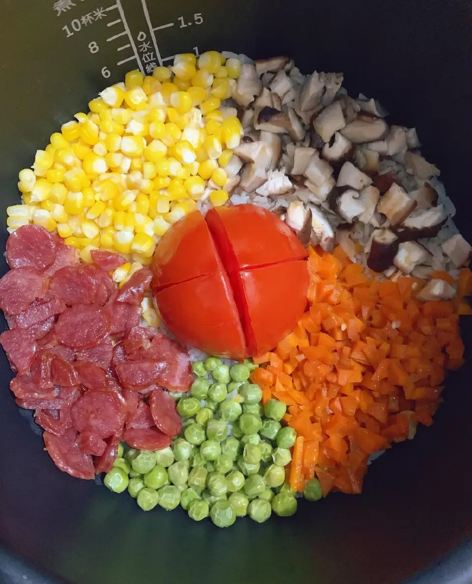 腊肠香菇焖饭成品图