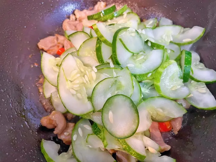 脆瓜小炒肉 第 10 步