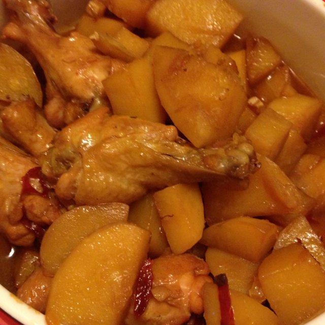 土豆炖鸡腿成品图