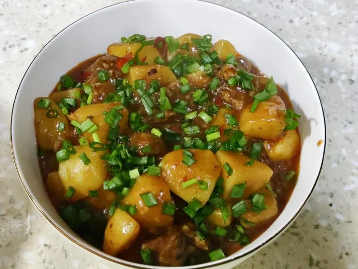土豆烧牛肉 第 2 步