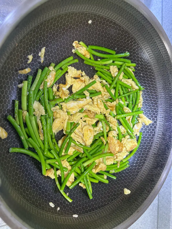 鸡蛋炒蒜薹 第 7 步