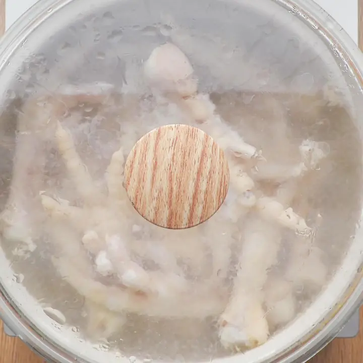 姜辣鸡爪 第 2 步